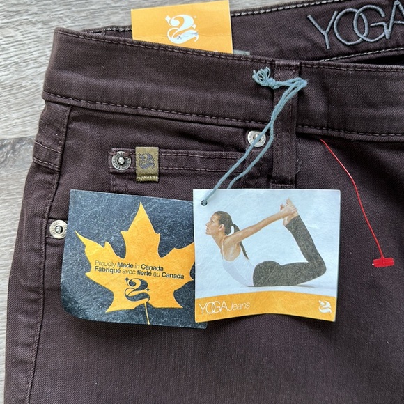 Yoga jeans high rise straight size 30 brown 34” inseam Canadian brand - Picture 2 of 10